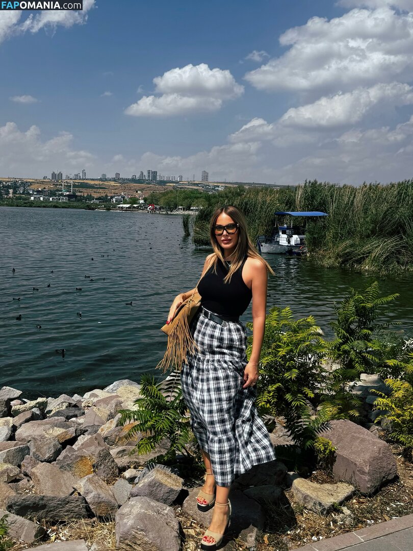 Hande Sarıoğlu / hndsar Meztelen OnlyFans  Kikerült fotó #3