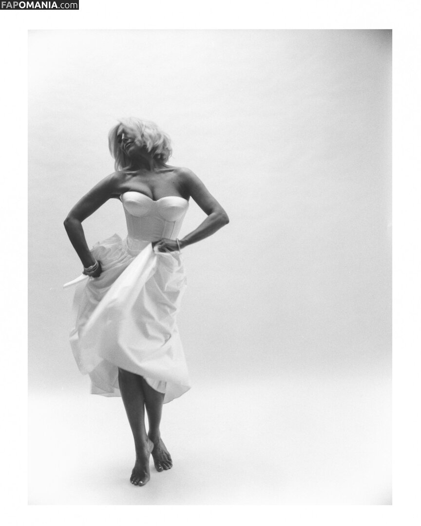 Hannah Waddingham / hannah_waddingham Meztelen OnlyFans  Kikerült fotó #6