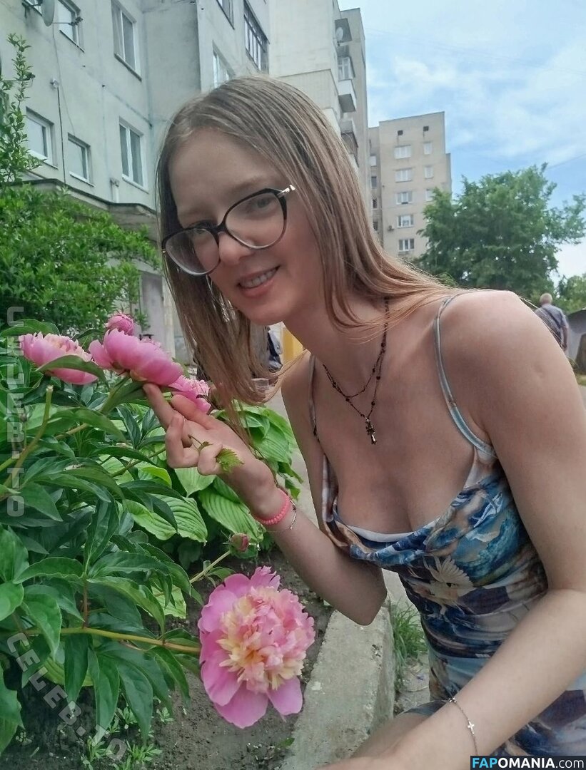 elen.meln / helen_meln777 / melena17_ElenMeln Meztelen OnlyFans  Kikerült fotó #6