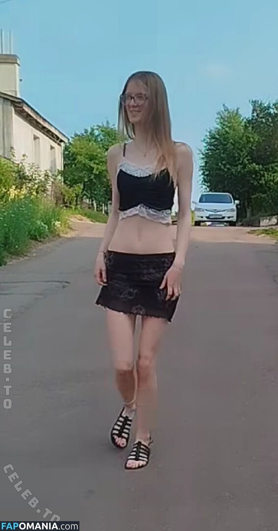 elen.meln / helen_meln777 / melena17_ElenMeln Meztelen OnlyFans  Kikerült fotó #8