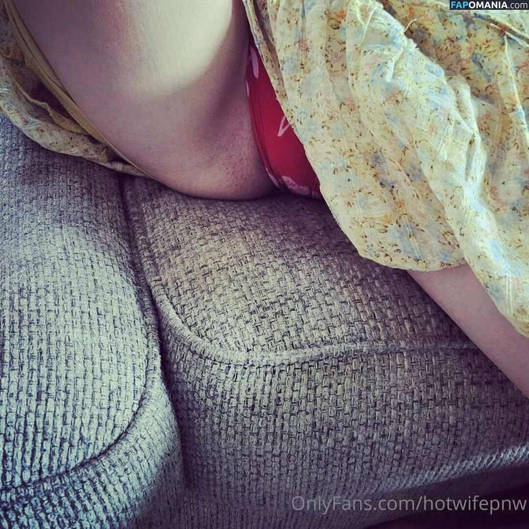 Hotwife J / hotwife_J / hotwifepnw / https: Meztelen OnlyFans  Kikerült fotó #4