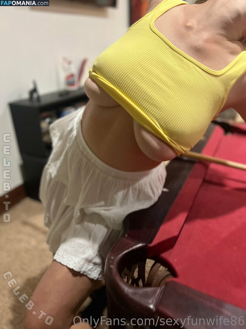 HotYogaWife / blondewife83 / https: Meztelen OnlyFans  Kikerült fotó #1