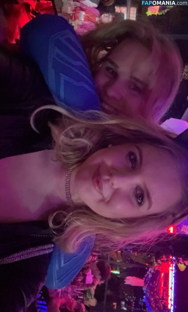 HoxieLoxie / laraschofield Meztelen OnlyFans  Kikerült fotó #2