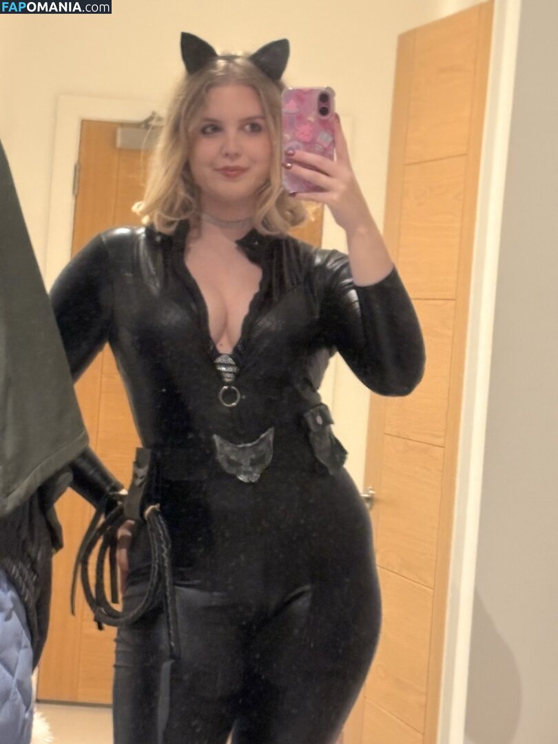 HoxieLoxie / laraschofield Meztelen OnlyFans  Kikerült fotó #4