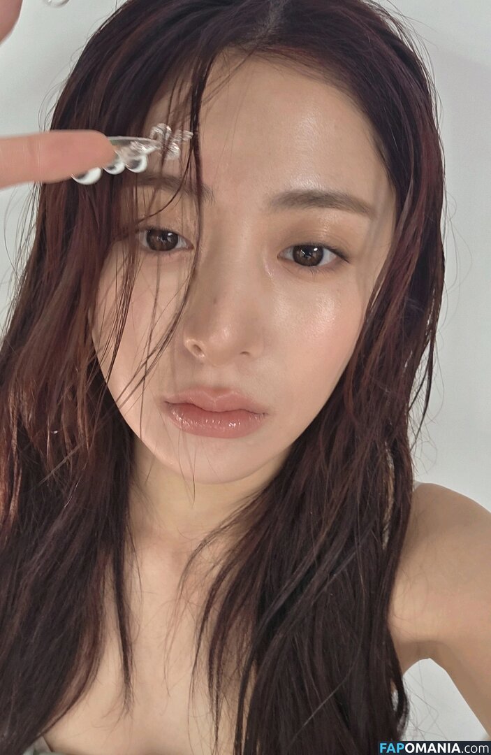 Huh Yunjin 허윤진 / LESSERAFIM / jenaissante Meztelen OnlyFans  Kikerült fotó #7