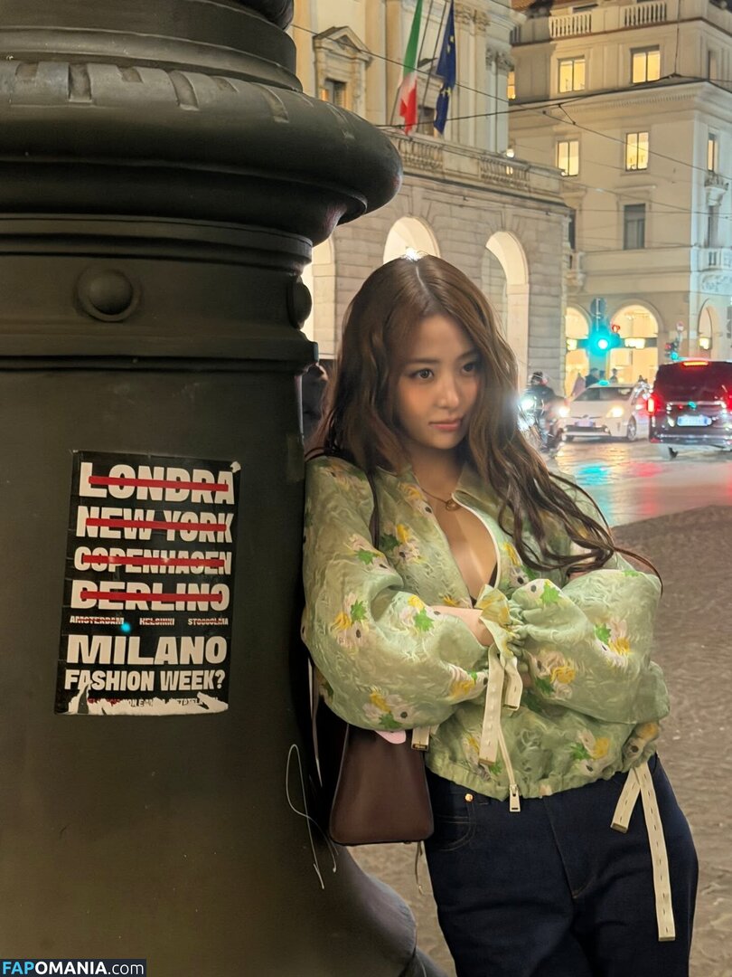 Huh Yunjin 허윤진 / LESSERAFIM / yunjin_lesserafims Meztelen OnlyFans  Kikerült fotó #23