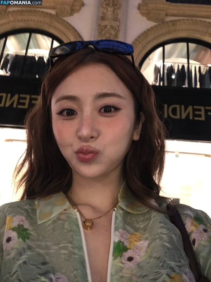 Huh Yunjin 허윤진 / LESSERAFIM / yunjin_lesserafims Meztelen OnlyFans  Kikerült fotó #31