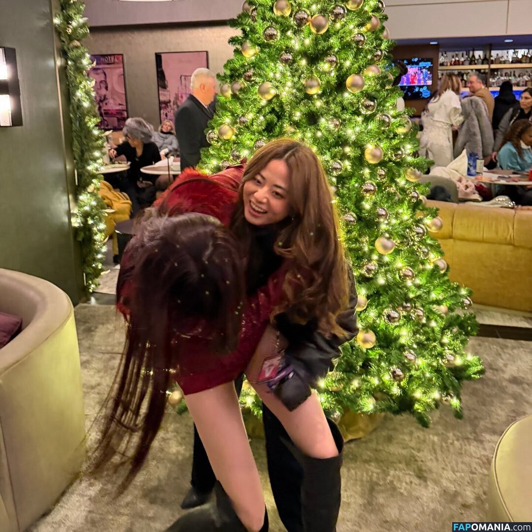 Huh Yunjin 허윤진 / LESSERAFIM / yunjin_lesserafims Meztelen OnlyFans  Kikerült fotó #46