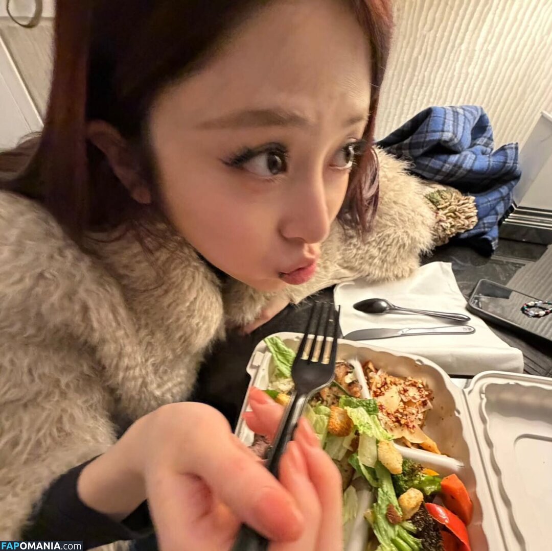 Huh Yunjin 허윤진 / LESSERAFIM / yunjin_lesserafims Meztelen OnlyFans  Kikerült fotó #49