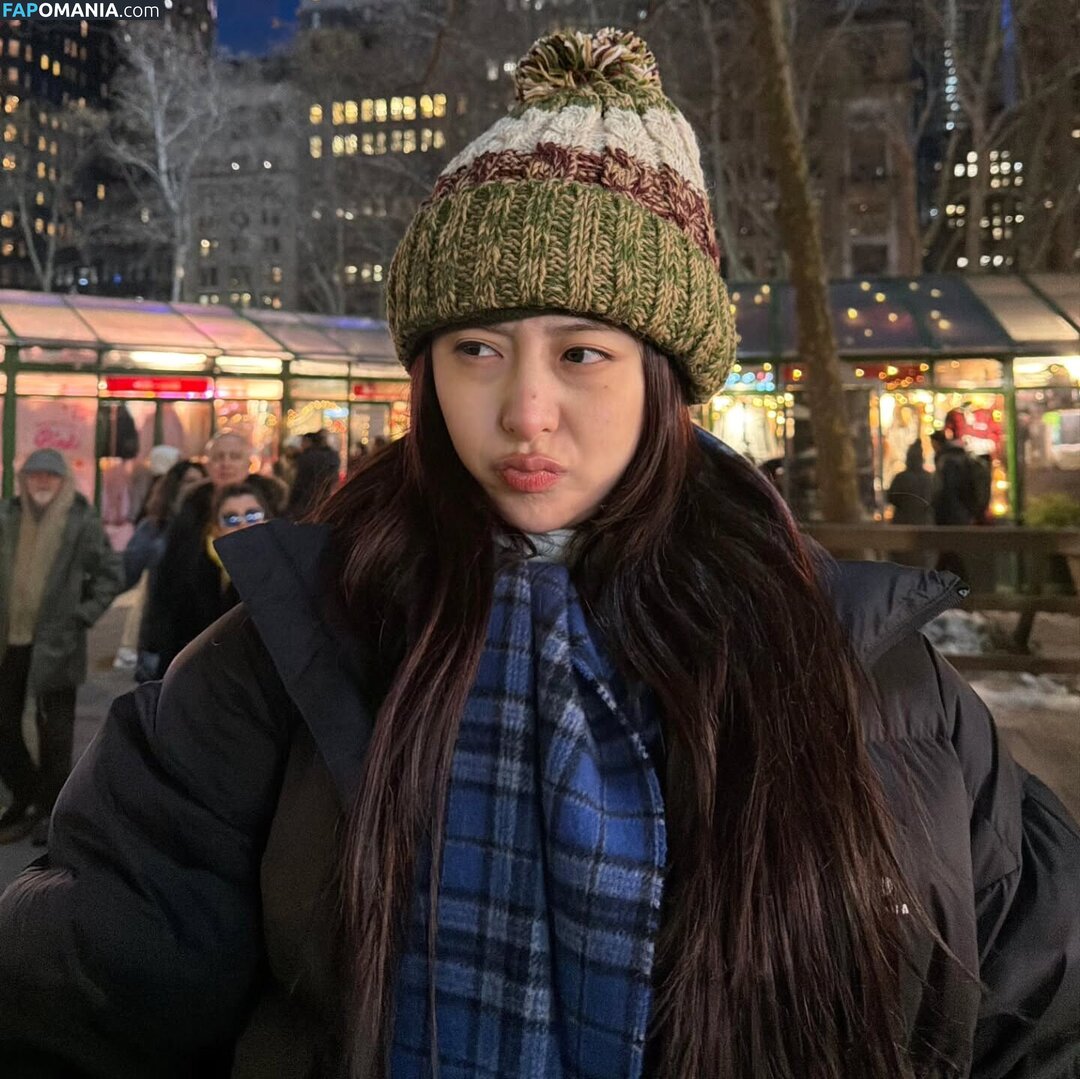 Huh Yunjin 허윤진 / LESSERAFIM / yunjin_lesserafims Meztelen OnlyFans  Kikerült fotó #51