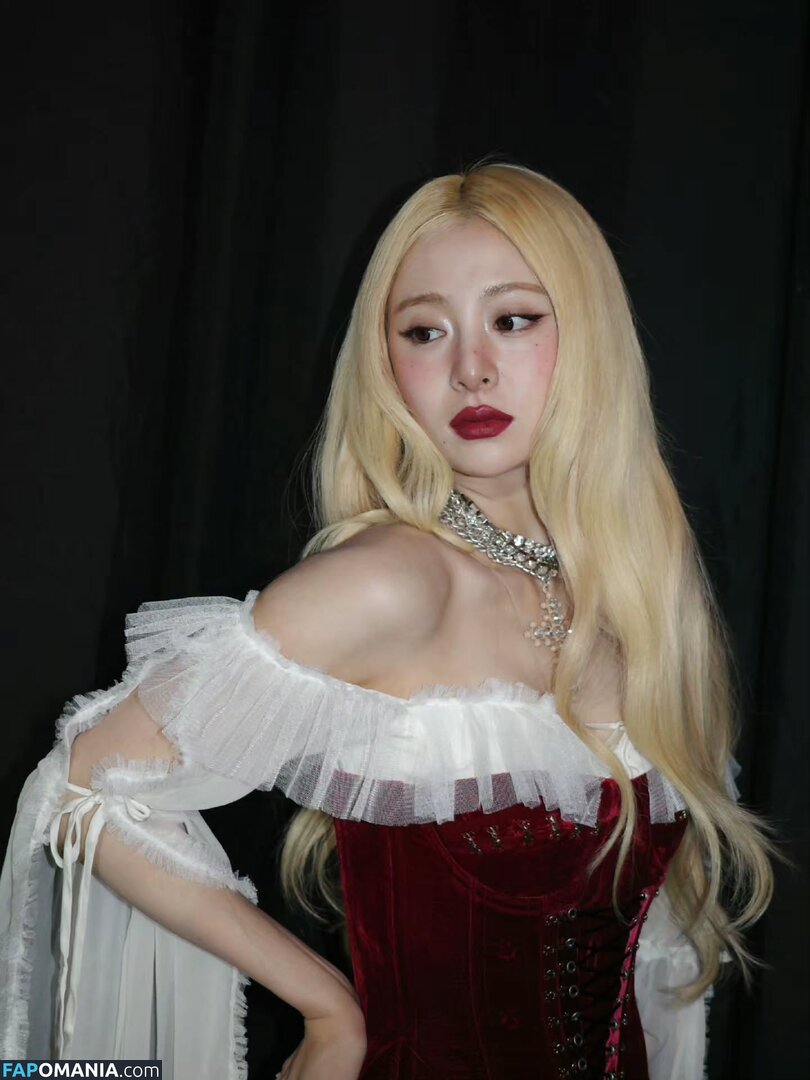 Huh Yunjin 허윤진 / LESSERAFIM / jenaissante Meztelen OnlyFans  Kikerült fotó #53