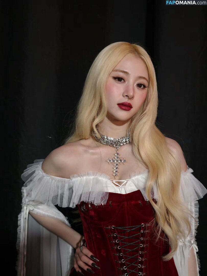 Huh Yunjin 허윤진 / LESSERAFIM / jenaissante Meztelen OnlyFans  Kikerült fotó #58