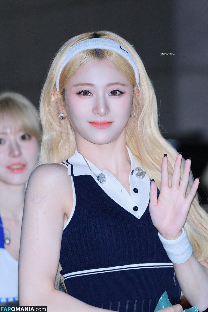 Huh Yunjin 허윤진 / LESSERAFIM / jenaissante Meztelen OnlyFans  Kikerült fotó #106