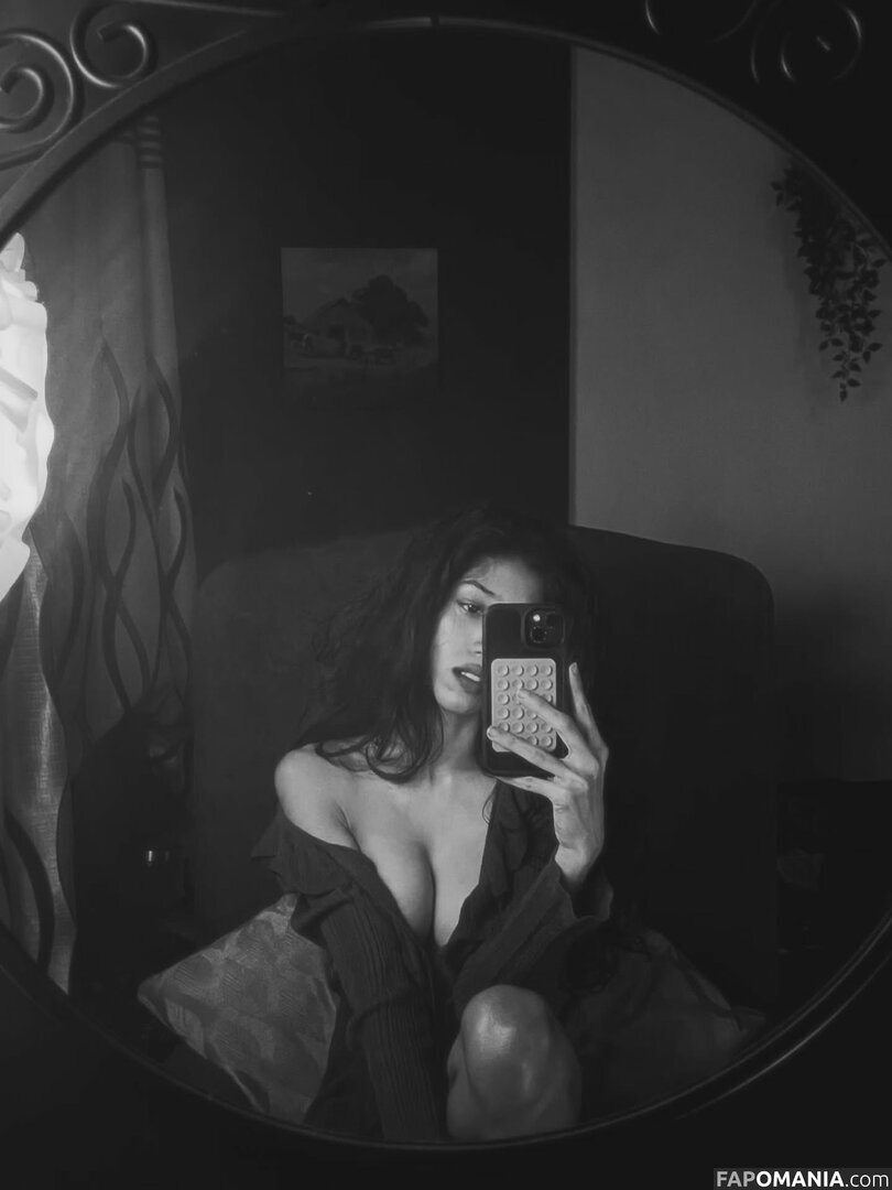 husn.ki.parii Meztelen OnlyFans  Kikerült fotó #4