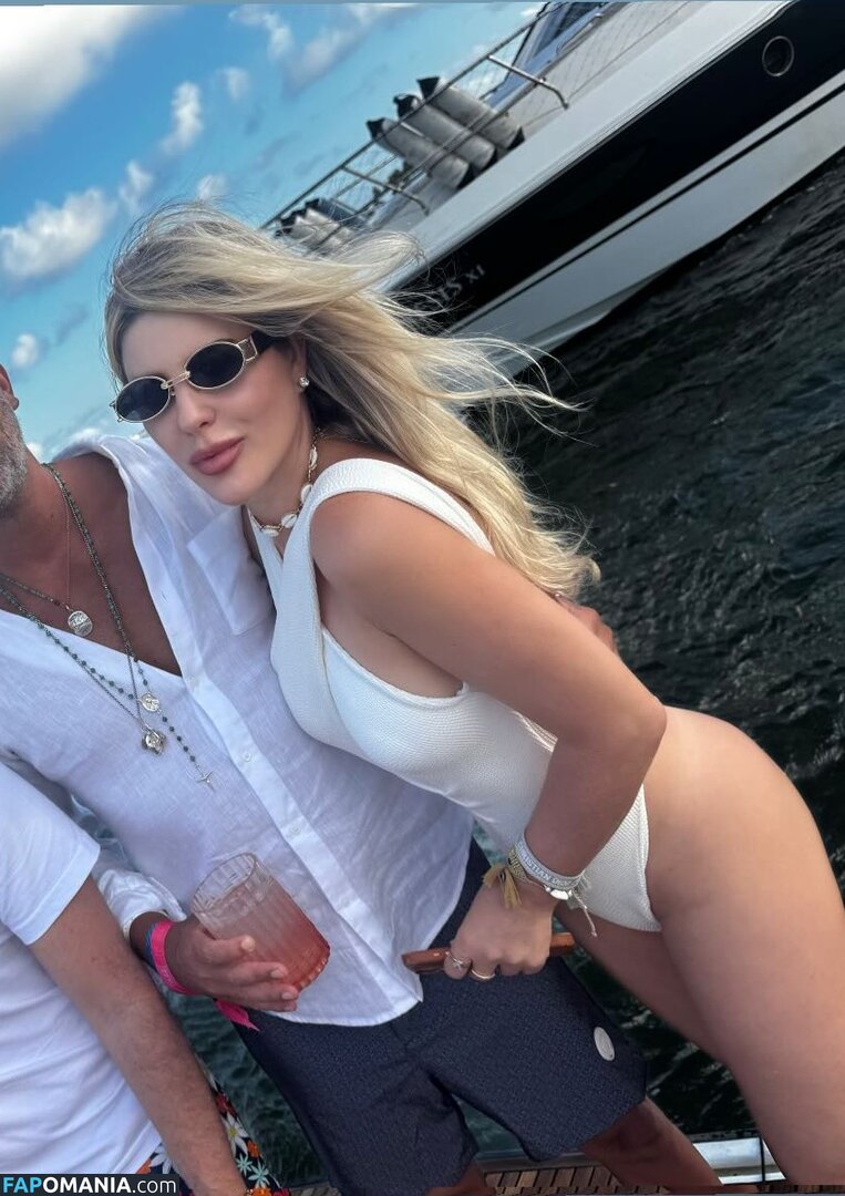 Íris Stefanelli / https: / irisstefanelli Meztelen OnlyFans  Kikerült fotó #3