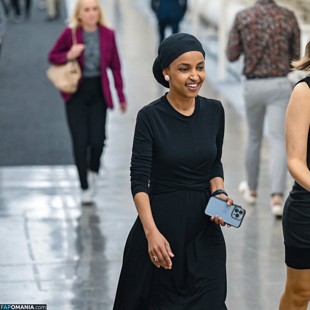 Ilhan Omar Meztelen OnlyFans  Kikerült fotó #4