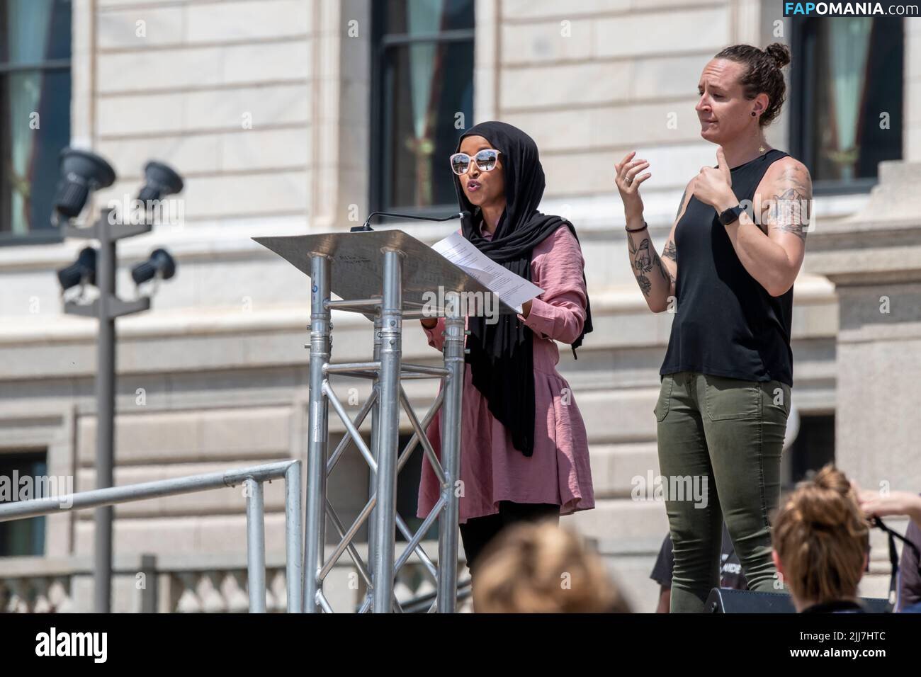 Ilhan Omar Meztelen OnlyFans  Kikerült fotó #10