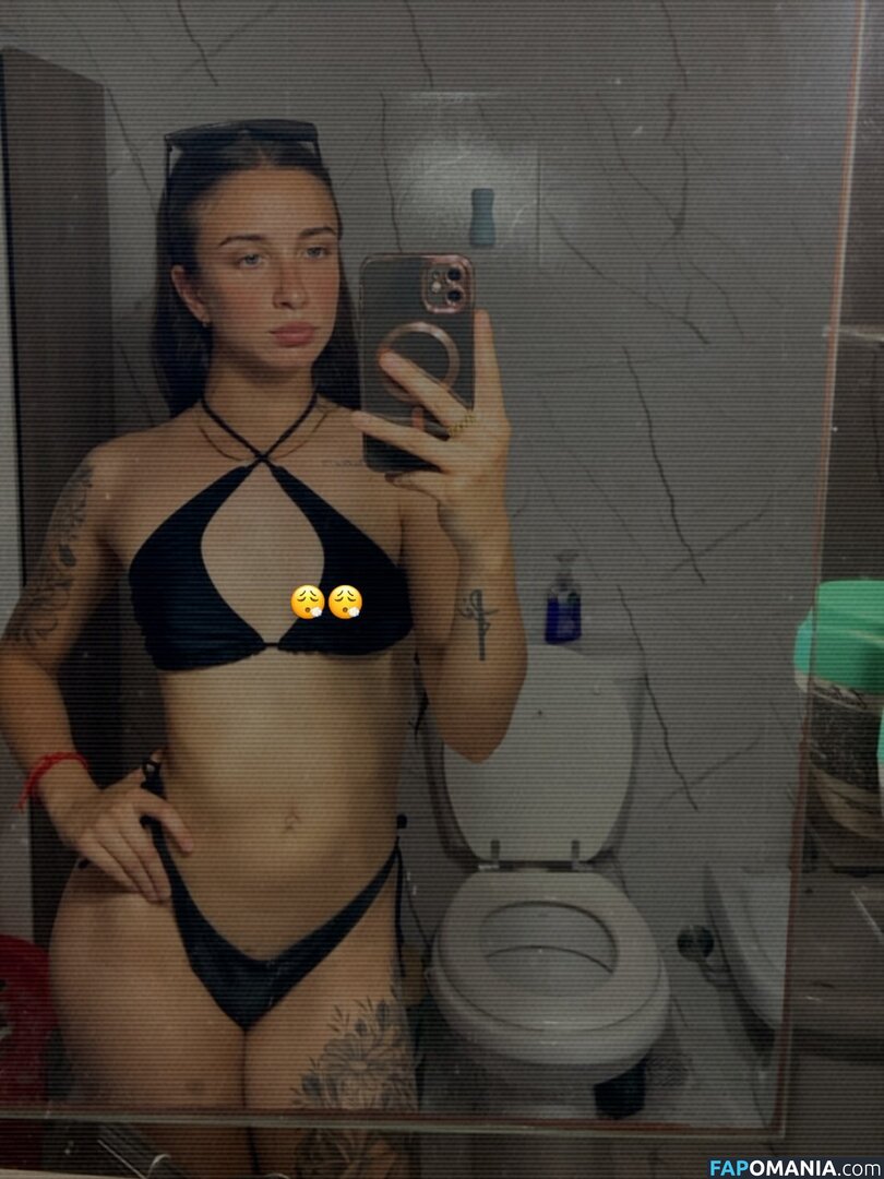 In And Out Uniform Meztelen OnlyFans  Kikerült fotó #55
