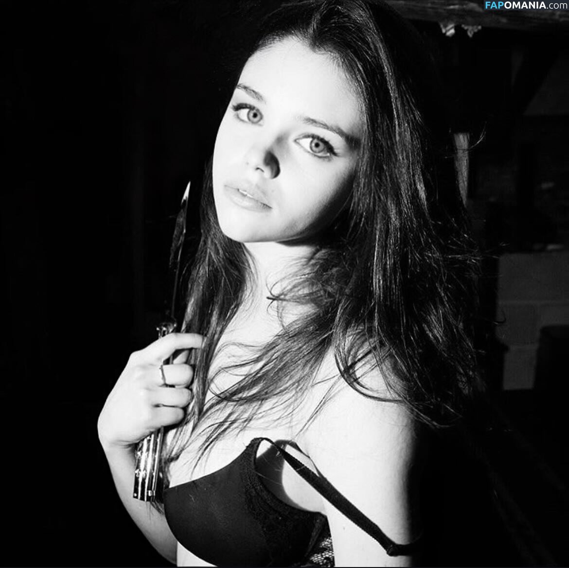 India Eisley / https: / indiaeisley Meztelen OnlyFans  Kikerült fotó #2