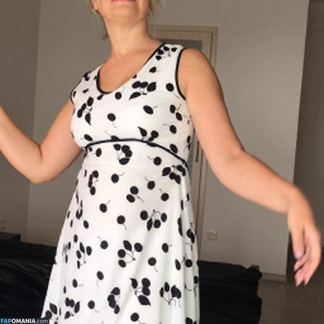 Astrid Heinz / Gabriela Koravora / Ingrid Lykke / Veronika Růže / astrid.heinz / ingridlykke Meztelen OnlyFans  Kikerült fotó #1