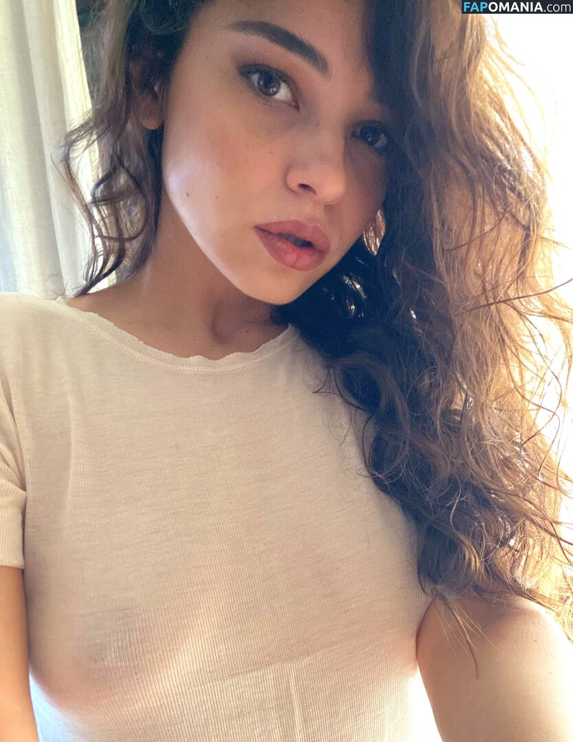 Eirenebelle / Irene Apostu / Irenebelle Meztelen OnlyFans  Kikerült fotó #1
