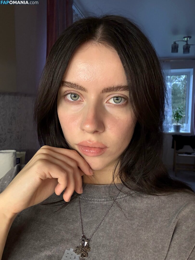 Irina Minkina / howeversnowy / rusian Billie eilish Meztelen OnlyFans  Kikerült fotó #2