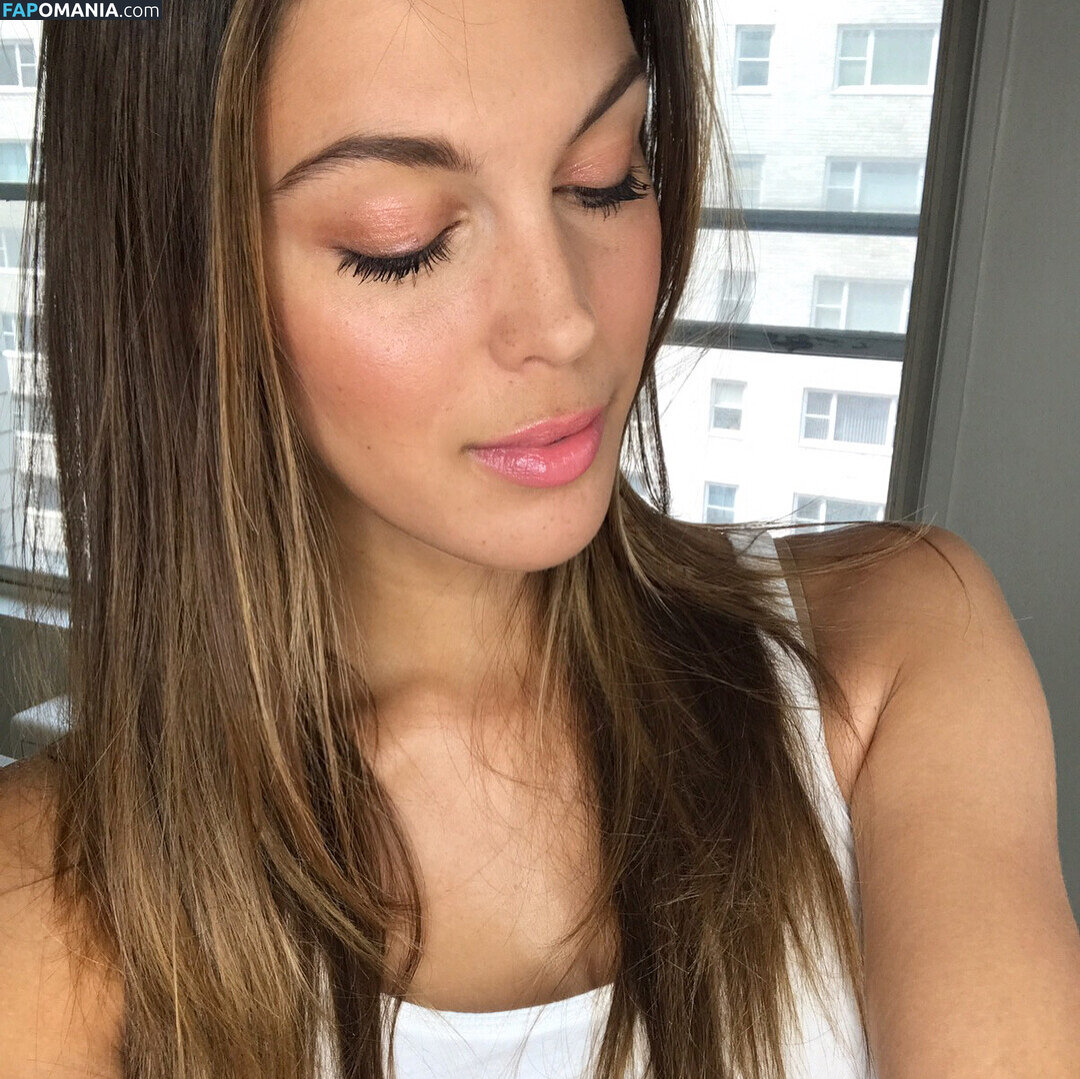 Iris Mittenaere / irismittenaere / summerxiris Meztelen OnlyFans  Kikerült fotó #10