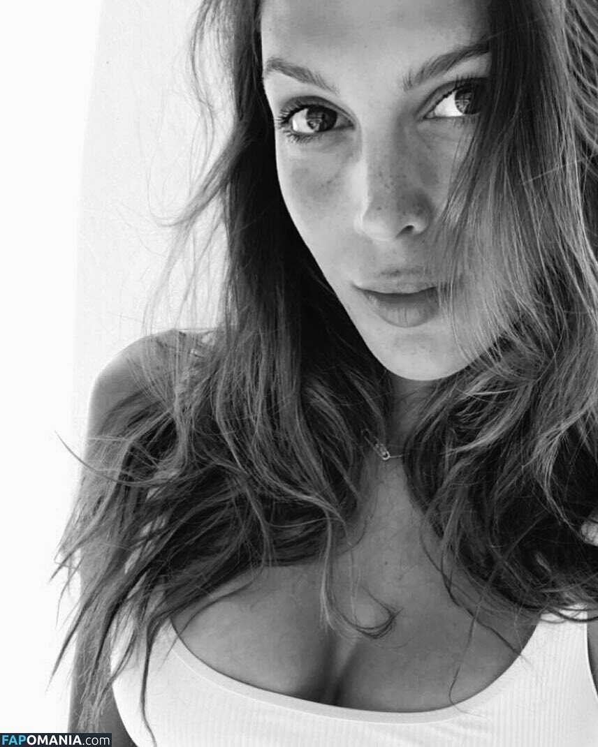 Iris Mittenaere / irismittenaere / summerxiris Meztelen OnlyFans  Kikerült fotó #36
