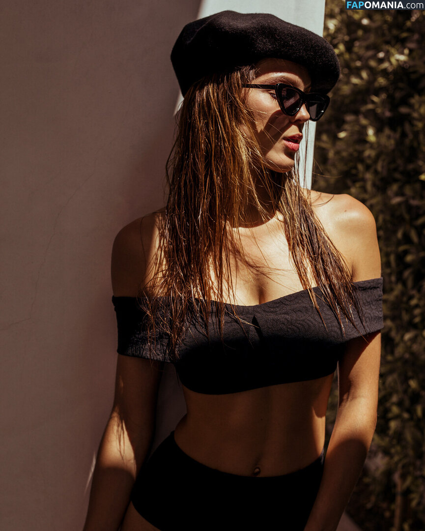 Iris Mittenaere / irismittenaere / summerxiris Meztelen OnlyFans  Kikerült fotó #39