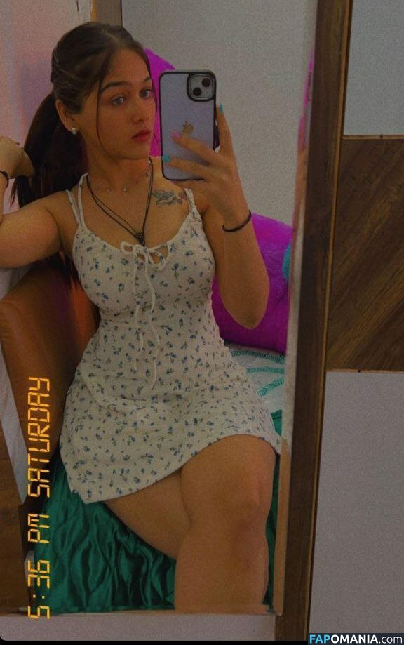 Isha Modi / ironic_ishh / notyourninnybabe Meztelen OnlyFans  Kikerült fotó #11