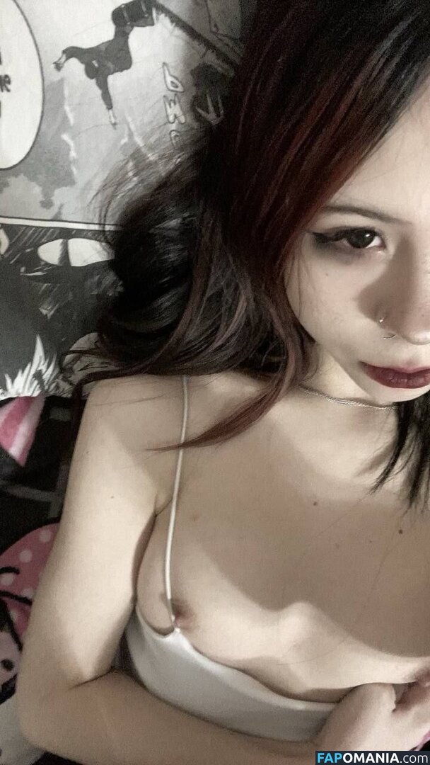 Izolyator Natsuki Meztelen OnlyFans  Kikerült fotó #6