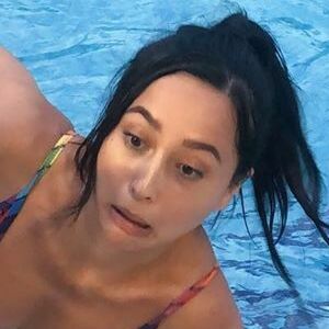 J Lou 林欣
