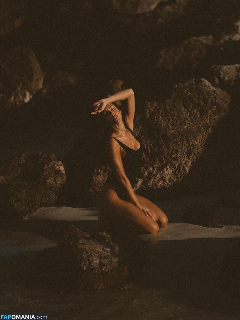 Jana Azizi / jana_azizi Meztelen OnlyFans  Kikerült fotó #7