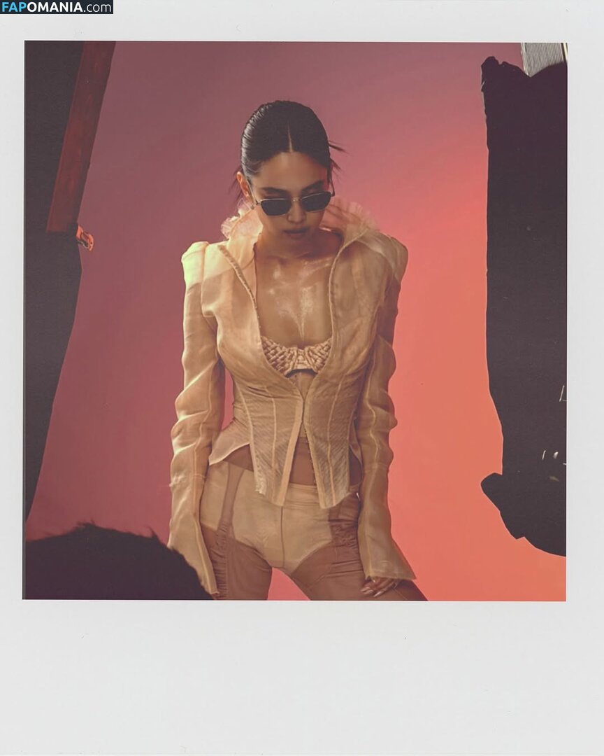 Blackpink / Jennie | BLΛƆKPIИK / jennierubyjane / sheflieshigh Meztelen OnlyFans  Kikerült fotó #513