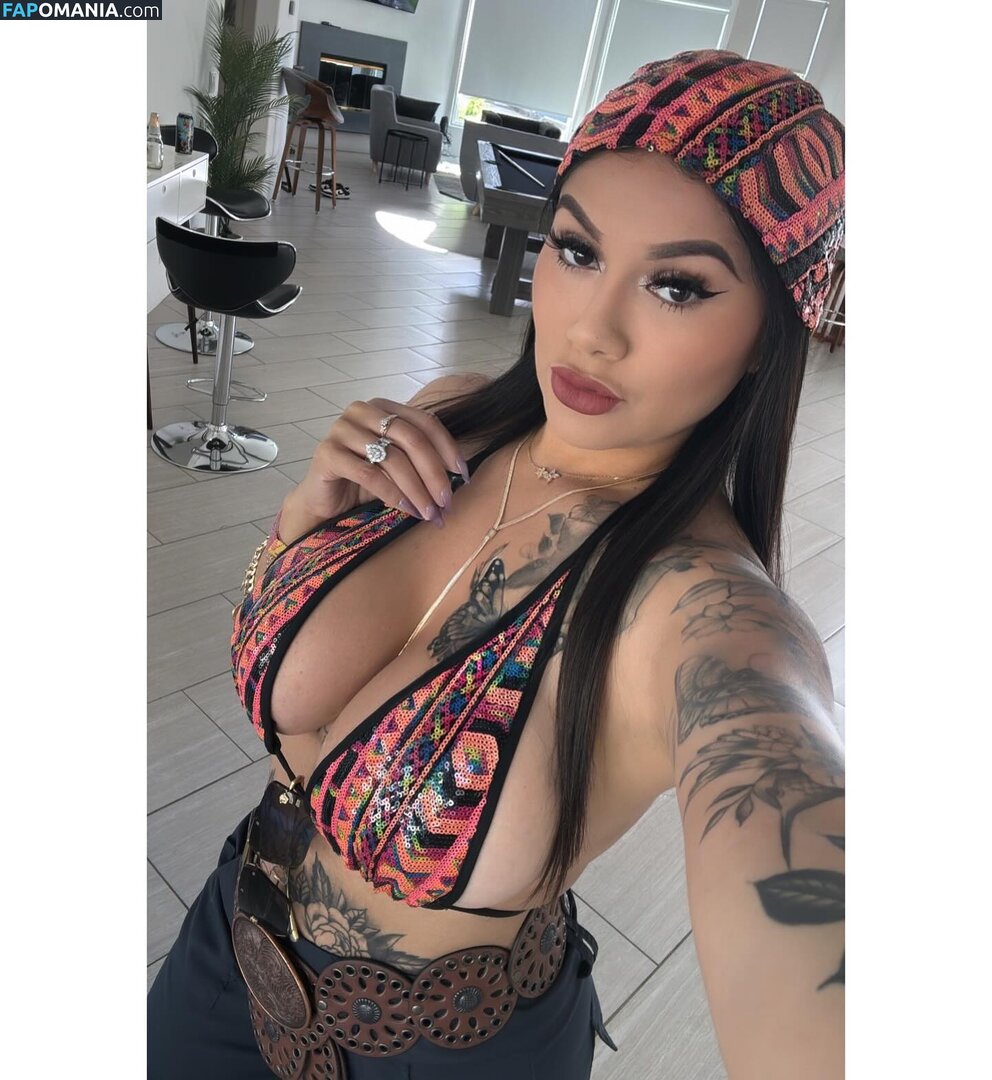 Jessica Elliott / Jessica Estrada / https: / jesslilyelliott / pinky_von_tease / pinkyvont Meztelen OnlyFans  Kikerült fotó #1