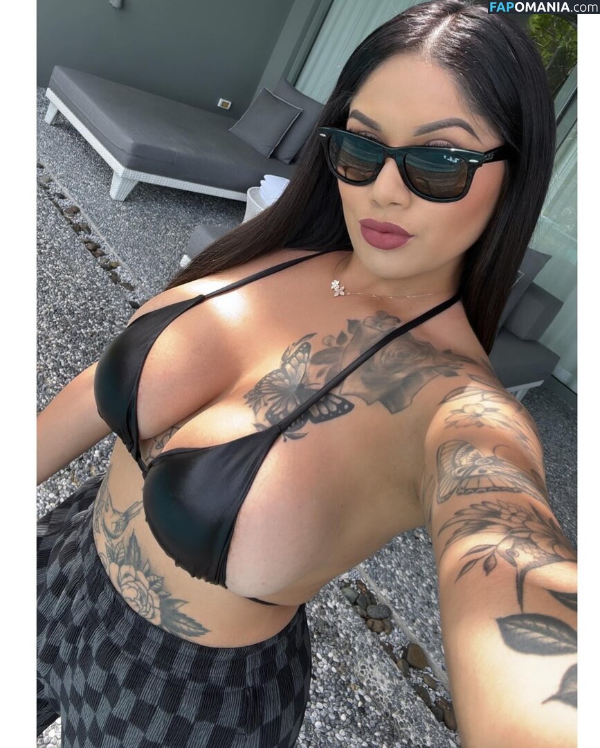 Jessica Elliott / Jessica Estrada / https: / jesslilyelliott / pinky_von_tease / pinkyvont Meztelen OnlyFans  Kikerült fotó #3