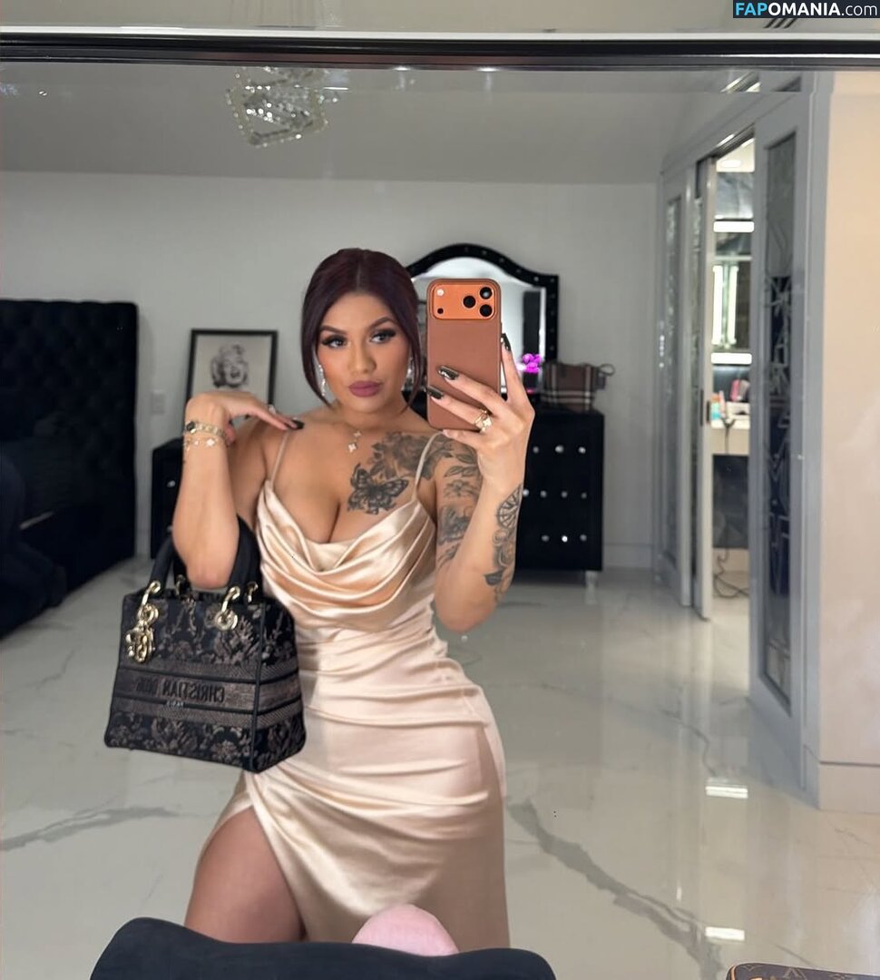 Jessica Elliott / Jessica Estrada / https: / jesslilyelliott / pinky_von_tease / pinkyvont Meztelen OnlyFans  Kikerült fotó #12