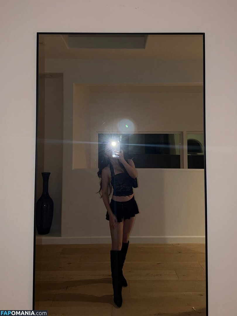 AGirlAndAGame / Jessica / jessicahkim / jessicanigri / kaburbank Meztelen OnlyFans  Kikerült fotó #960