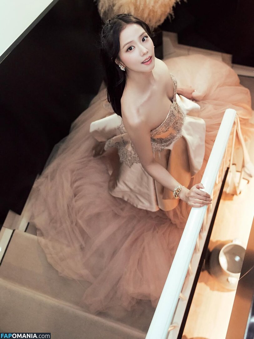 BLACKPINK / Jisoo / qenshizu / sooyaaa__ Meztelen OnlyFans  Kikerült fotó #613