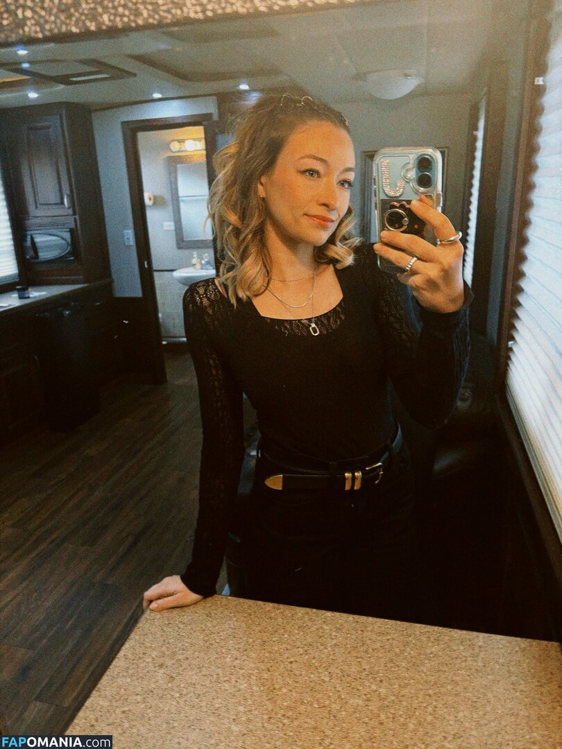 Jodelle Ferland / jodellemicah Meztelen OnlyFans  Kikerült fotó #9