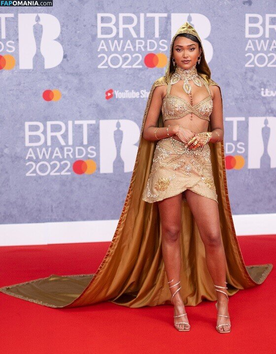 Joy Crookes / https: / joycrookes Meztelen OnlyFans  Kikerült fotó #37