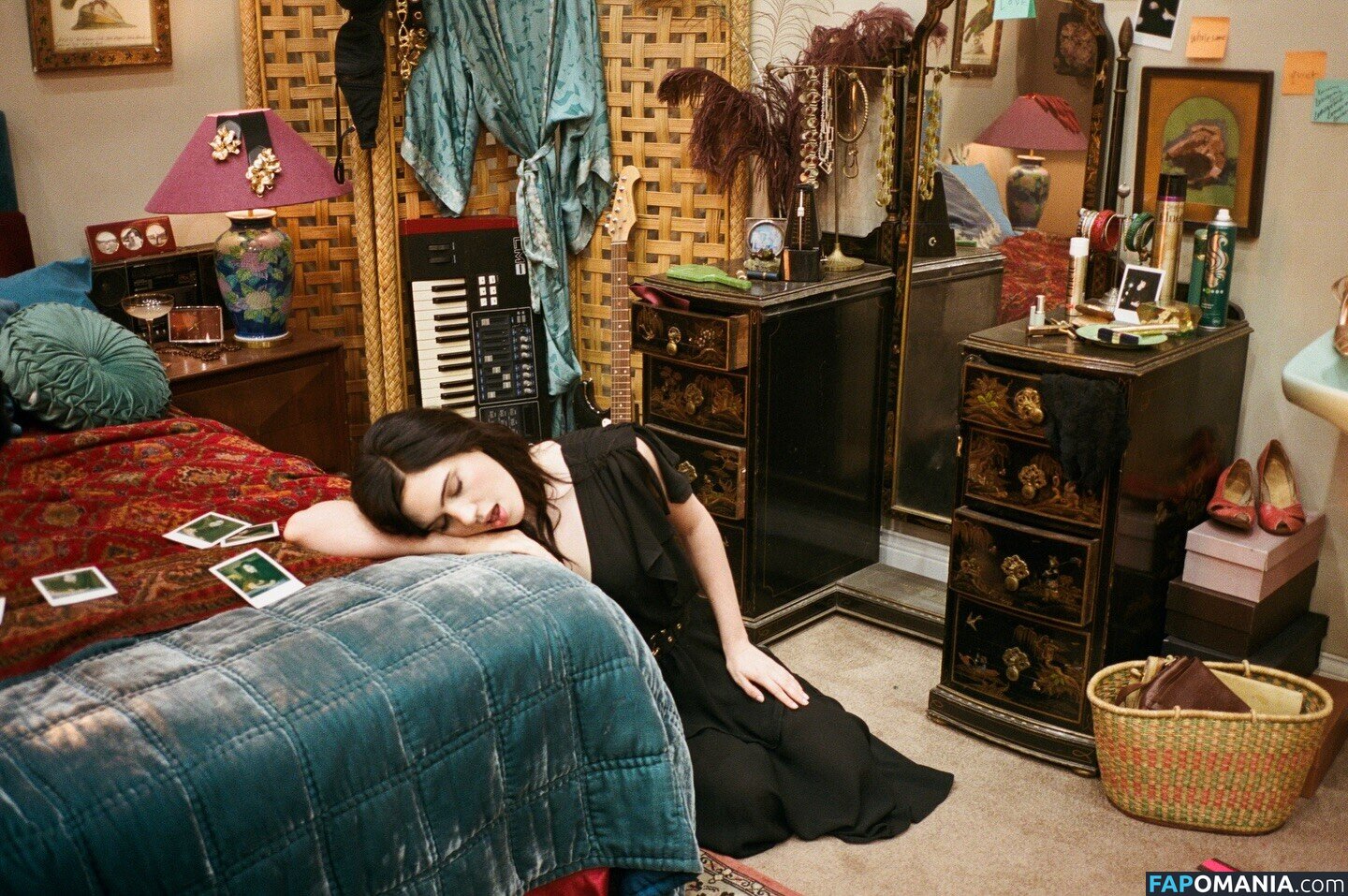 Julia Cumming (Sunflower Bean Singer / Julia Cumming (Sunflower Bean Singer/Bassist) / sunflowerbean Meztelen OnlyFans  Kikerült fotó #6