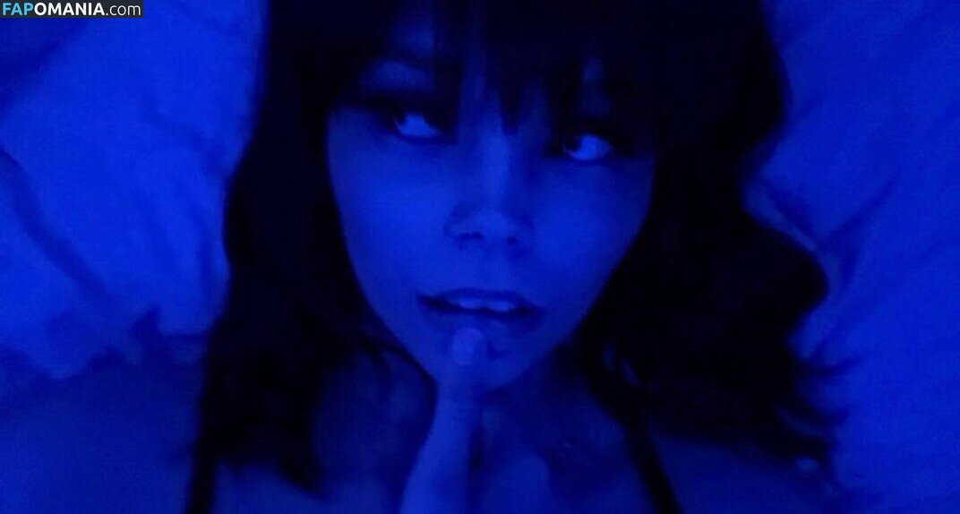 Julia Graham / https: / teasingmoon / teasingmoon... / temptedevil / temptedevil... Meztelen OnlyFans  Kikerült fotó #12
