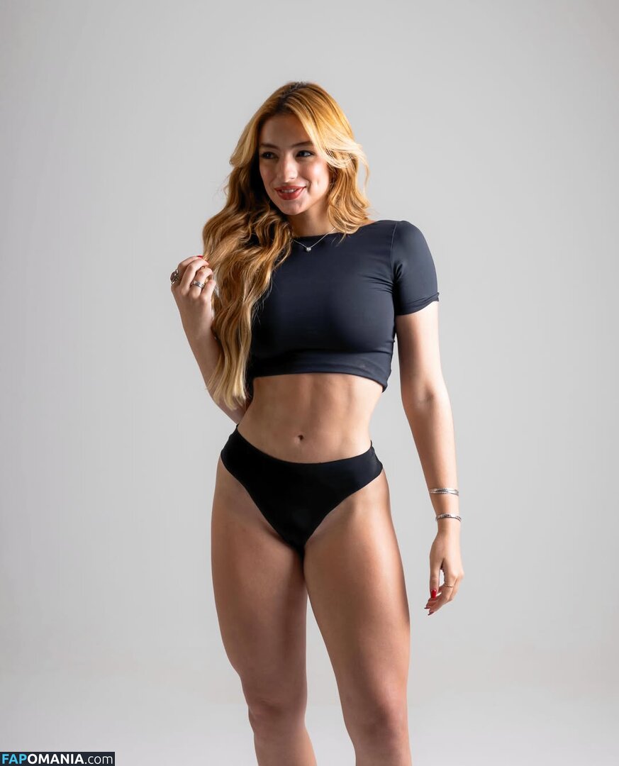 Julia Puzzuoli / juliapuzzuoli Meztelen OnlyFans  Kikerült fotó #3