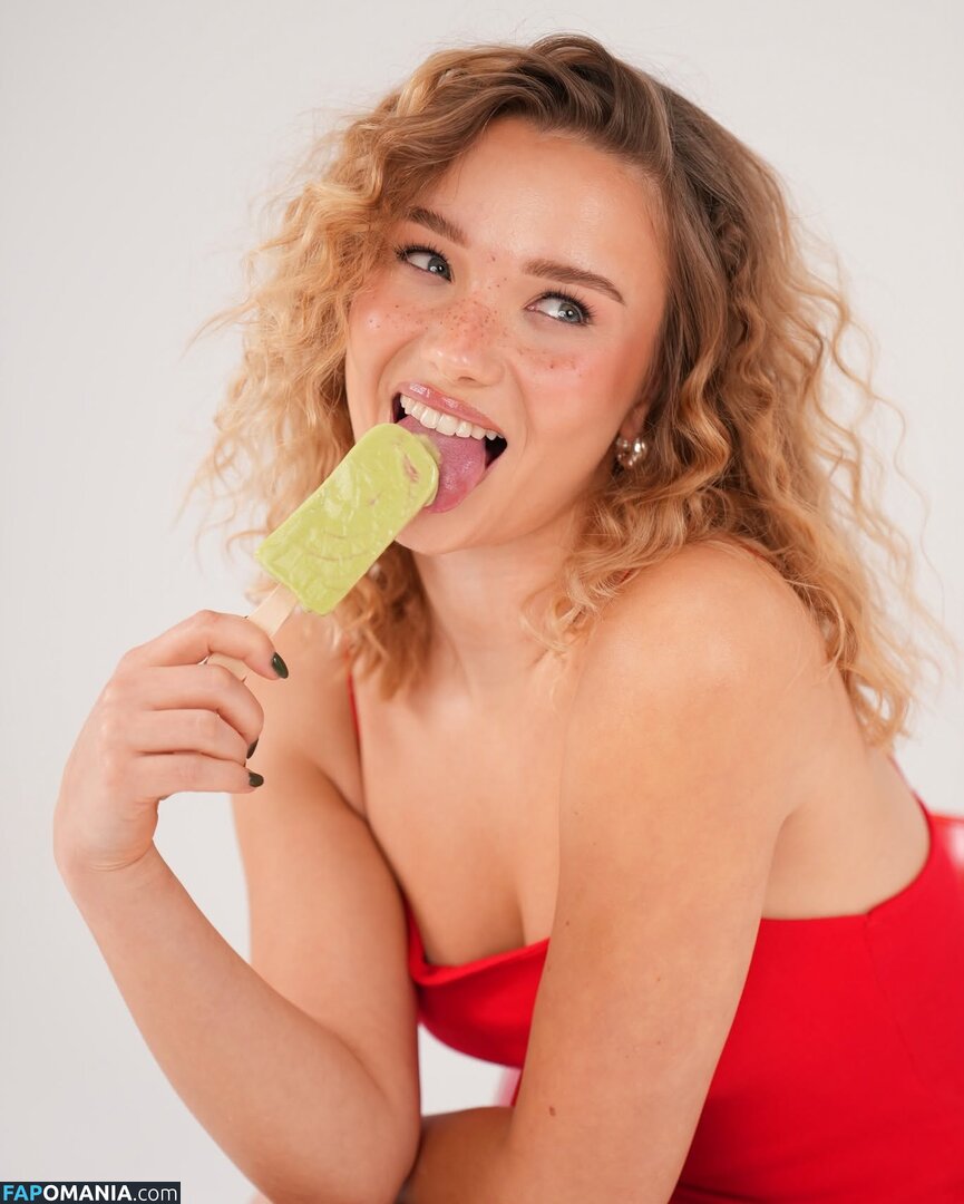 Julia Beautx / Julia Willecke / https: / juliabeautx Meztelen OnlyFans  Kikerült fotó #3