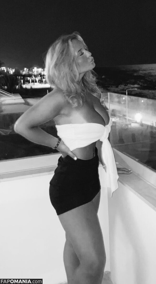 Julianne Larsen / larsen_julianne Meztelen OnlyFans  Kikerült fotó #8