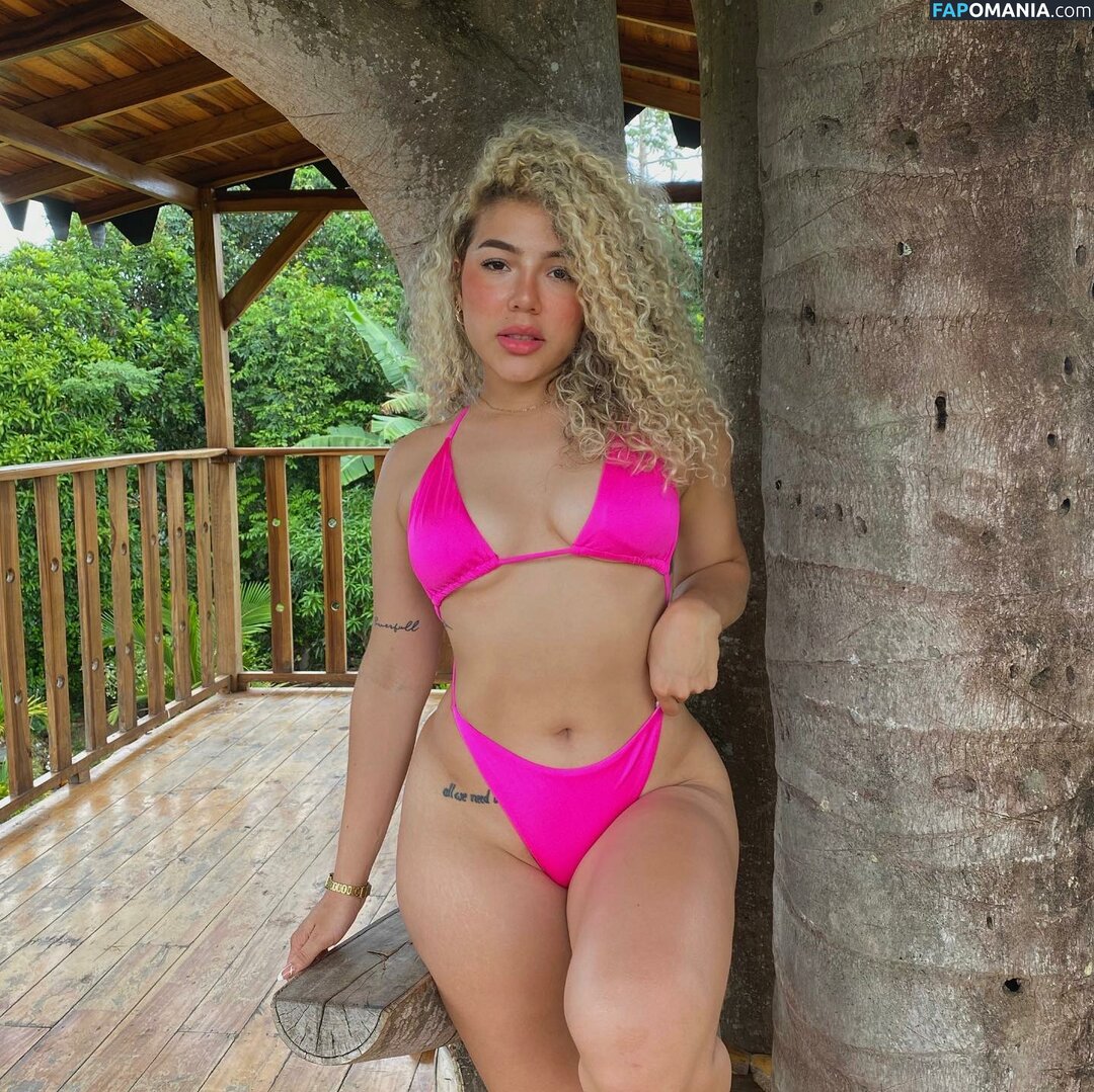 Julie Martinez / julia4444 / julimartinez_111 Meztelen OnlyFans  Kikerült fotó #2