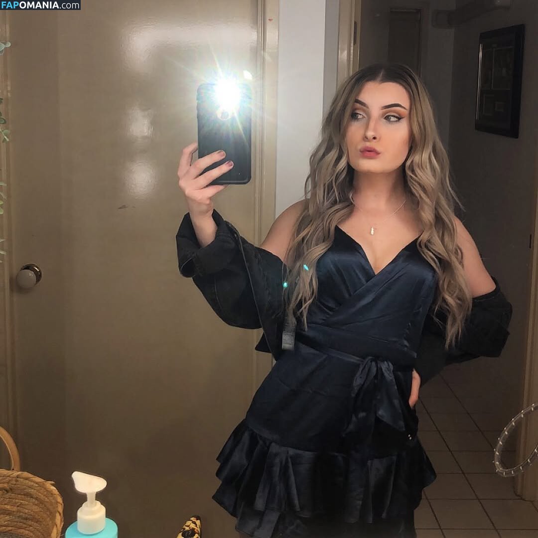 __julsssx / julsxxx Meztelen OnlyFans  Kikerült fotó #1