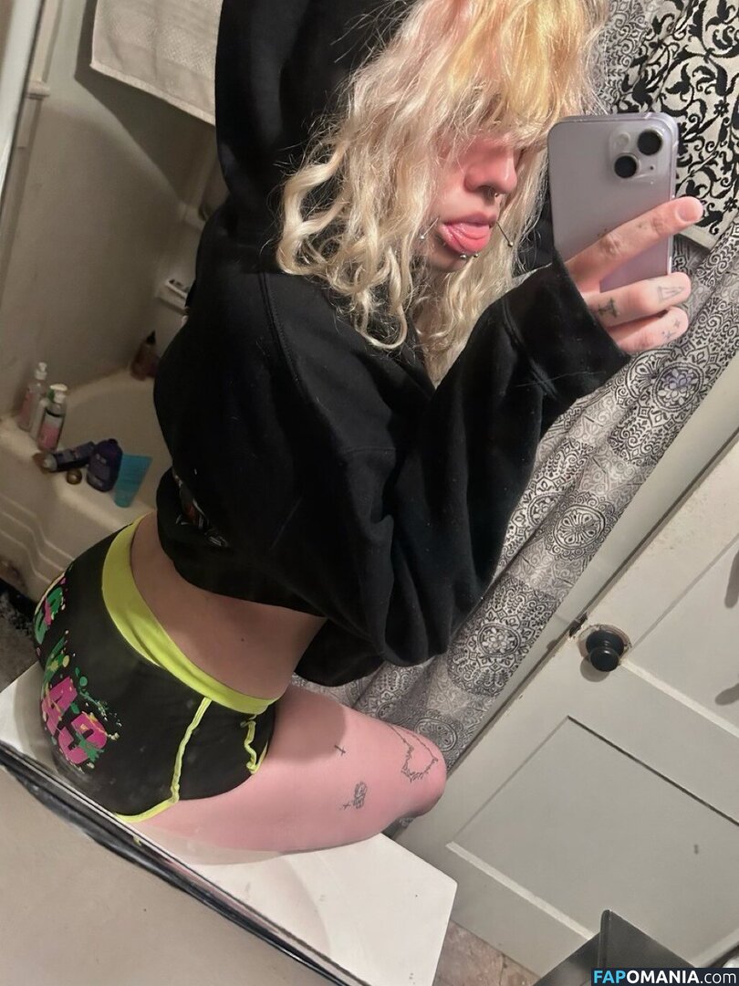 Junkrotica / fetidfetish / u415353059 / vomitjuggler Meztelen OnlyFans  Kikerült fotó #1