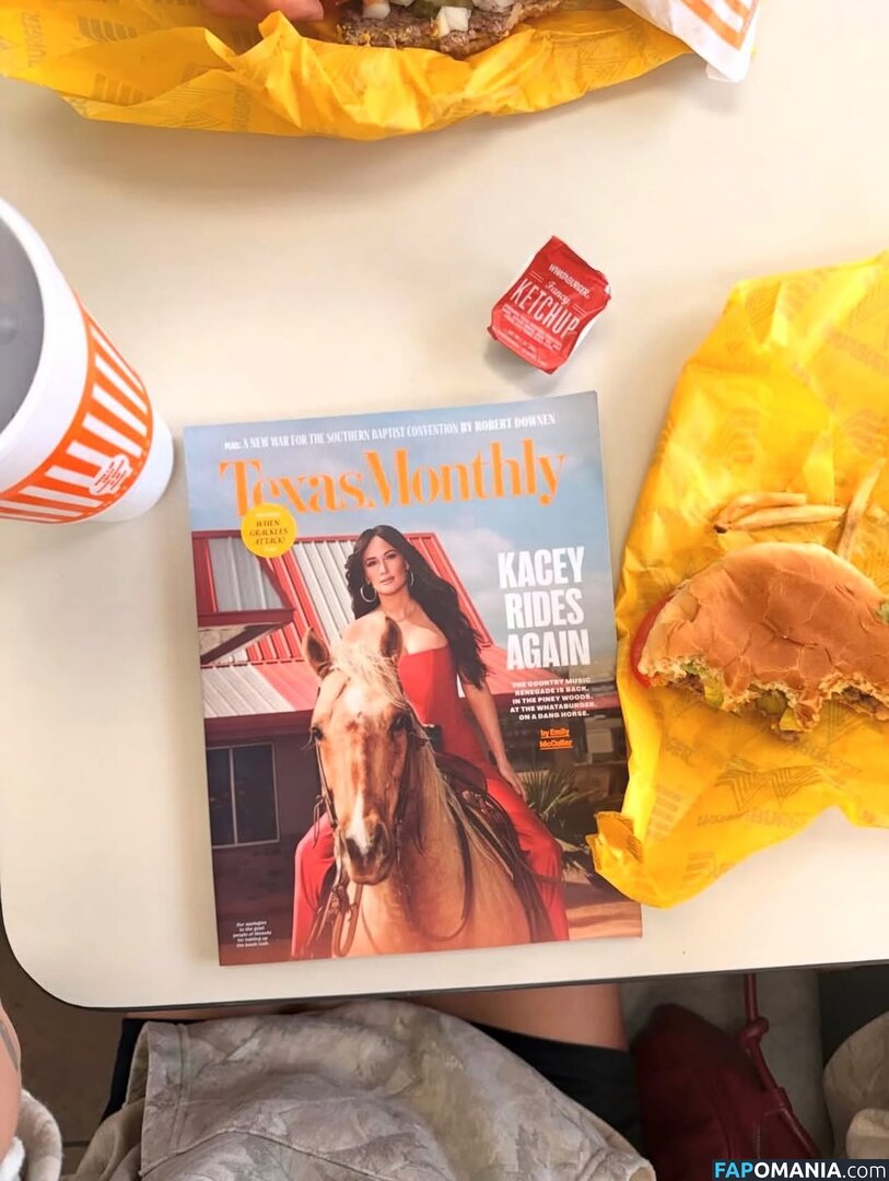 Kacey Musgraves / heavenlyyhazel / spaceykacey Meztelen OnlyFans  Kikerült fotó #17